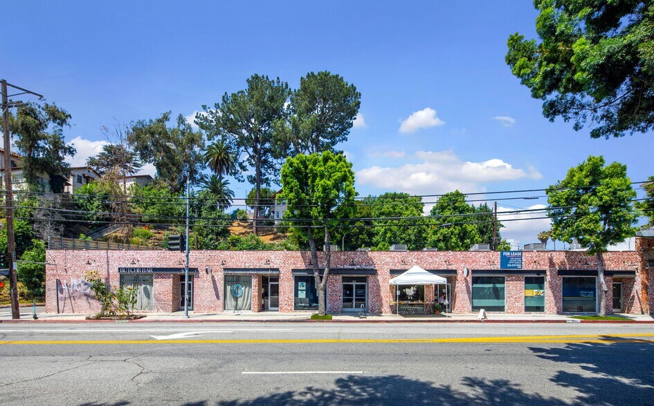 301-343 N Glendale Blvd, Los Angeles, CA à louer - Photo de l’immeuble – Image 1 sur 21