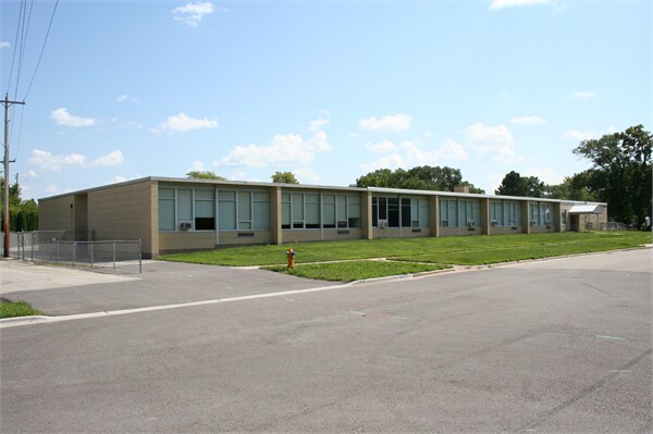 670 Main Ave, De Pere, WI à louer Photo principale– Image 1 sur 22