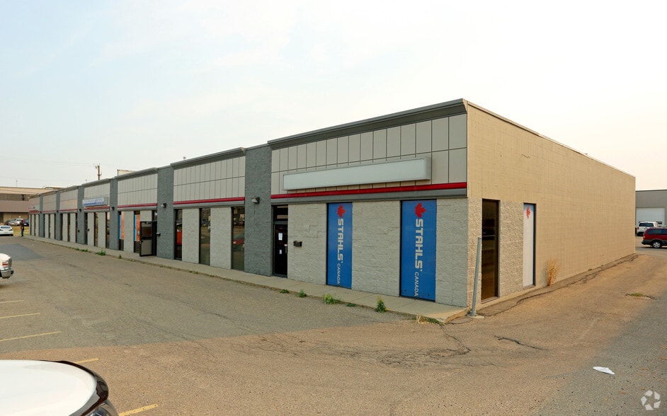 5305-5315 97th St NW, Edmonton, AB à vendre - Photo principale – Image 2 sur 6