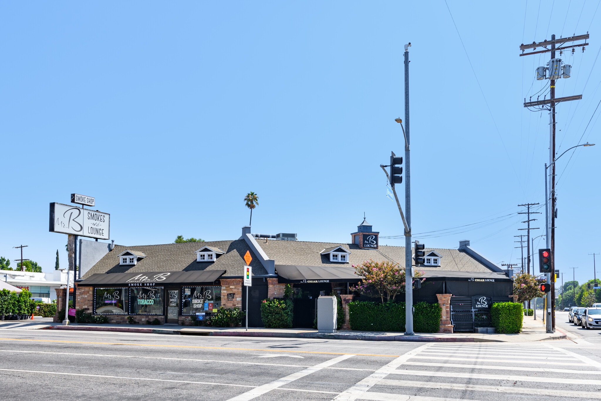 6000 Woodman Ave, Van Nuys, CA à louer Photo de l’immeuble– Image 1 sur 7