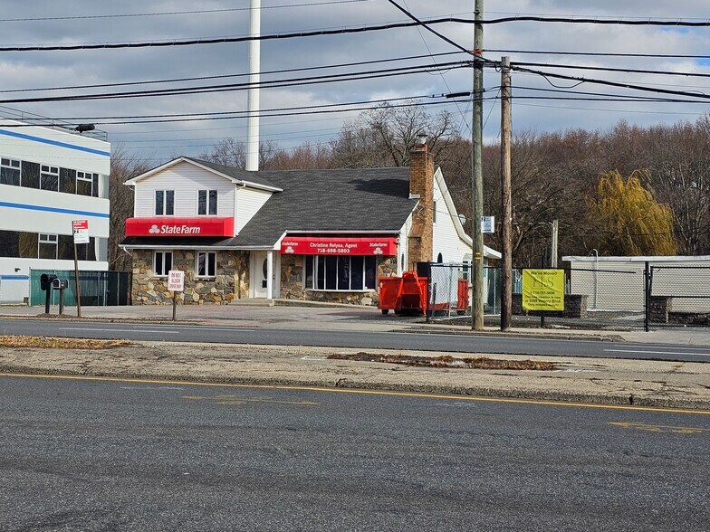 2059 Richmond Ave, Staten Island, NY à louer - Photo de l’immeuble – Image 2 sur 2
