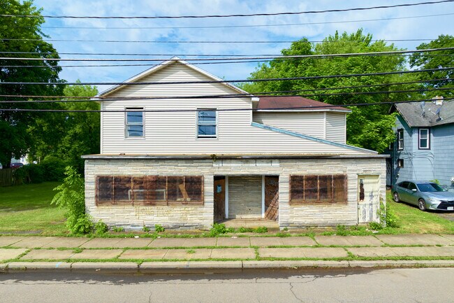 Plus de détails pour 754 S Main St, Elmira, NY - Local commercial à vendre