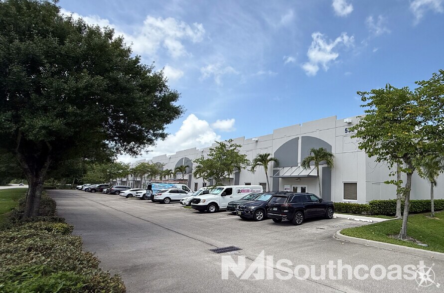 534 Mercantile Pl, Port Saint Lucie, FL à louer - Photo de l’immeuble – Image 2 sur 9