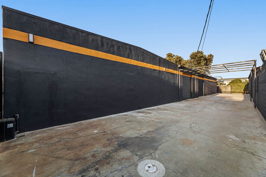 15131 Illinois Ave, Paramount, CA à louer - Photo de l’immeuble – Image 3 sur 56