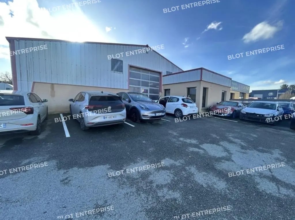 Bureau dans Bain-de-Bretagne à louer Photo de l’immeuble– Image 1 sur 7