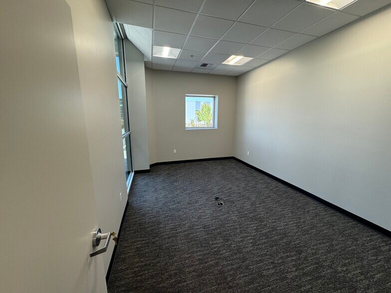 3650 Gulfstream Lane, Bakersfield, CA à louer - Photo de l’immeuble – Image 3 sur 13