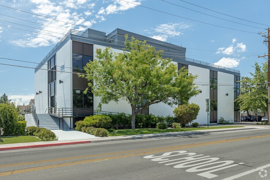 1301 Cordone Ave, Reno, NV à louer - Photo de l’immeuble – Image 2 sur 22
