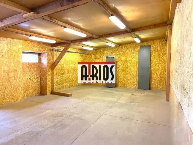 Plus de détails pour Industriel/Logistique à louer