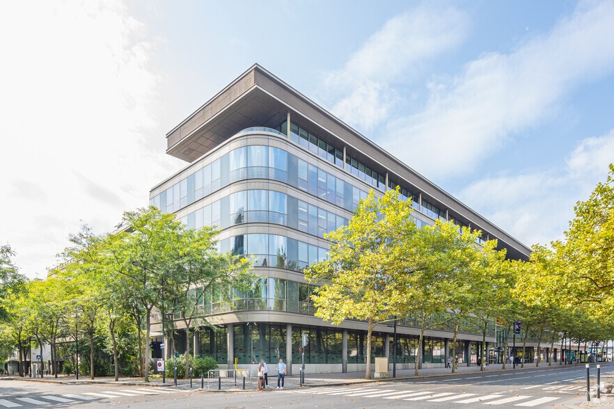 Bureau dans Saint-Denis à louer - Photo principale – Image 1 sur 3