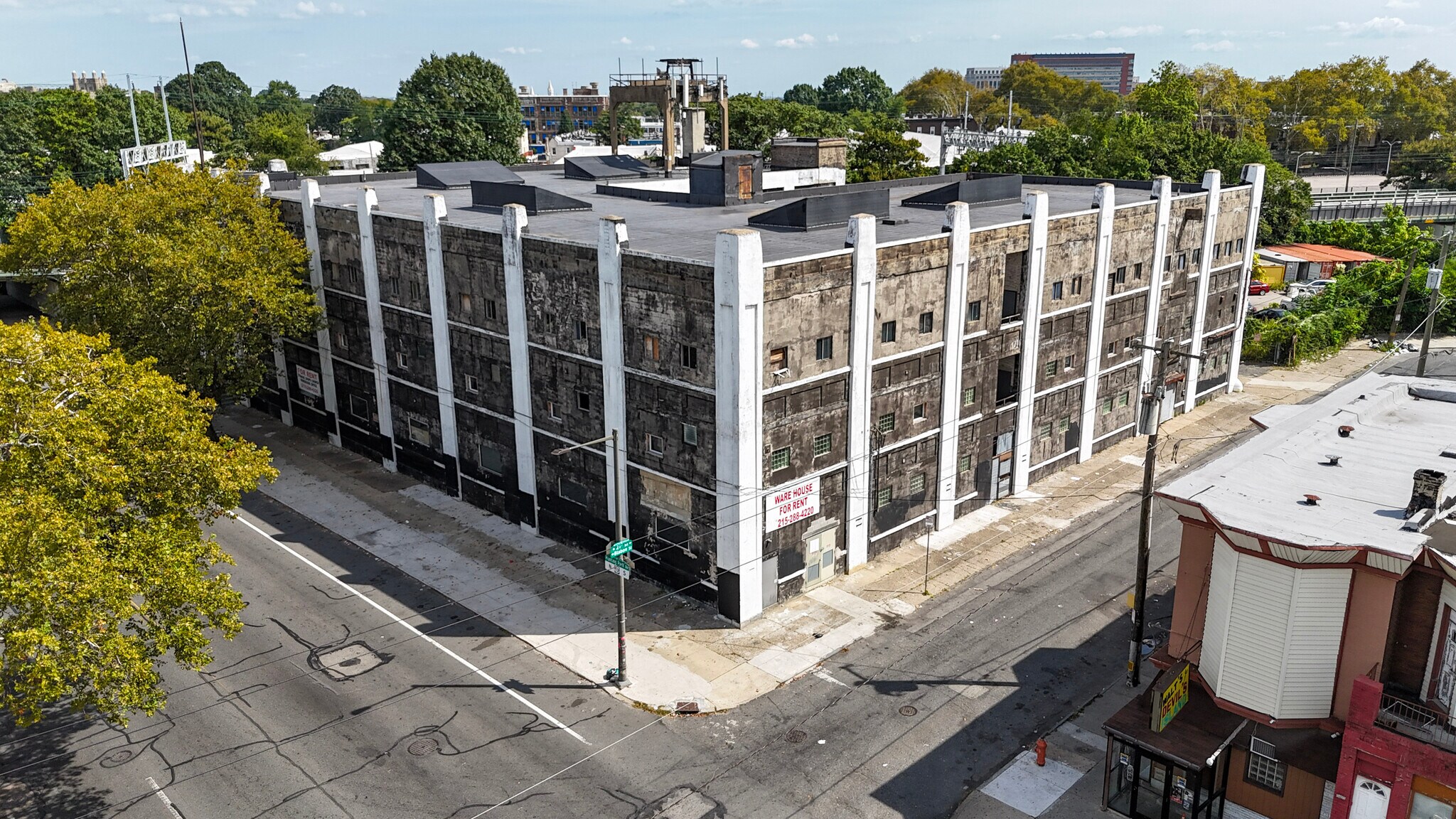 2066 W Hunting Park Ave, Philadelphia, PA à louer Photo de l’immeuble– Image 1 sur 4
