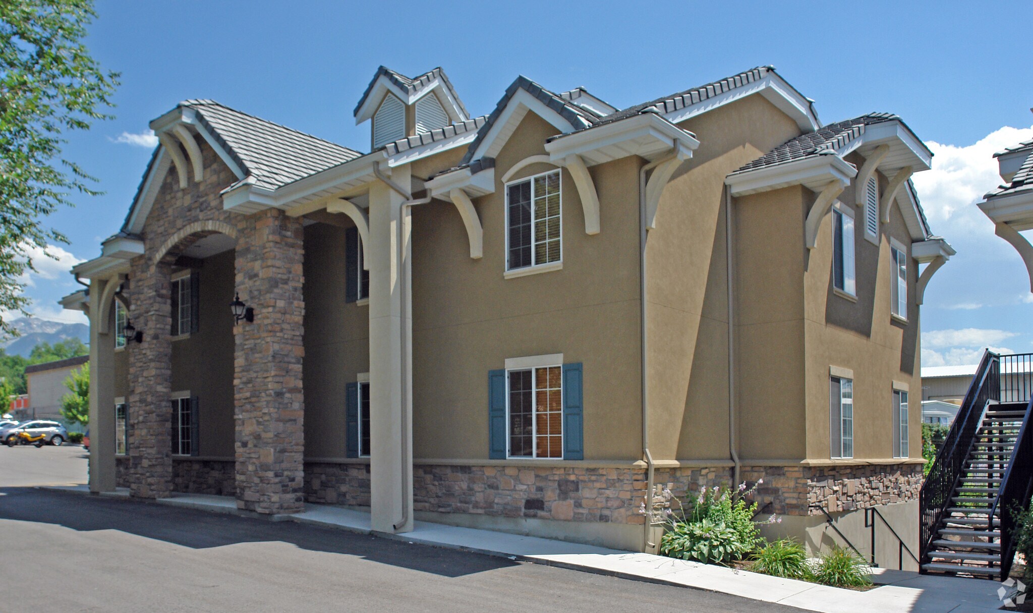 9140 S State St, Sandy, UT à louer Photo principale– Image 1 sur 22