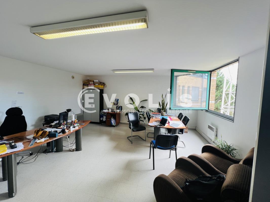 Bureau dans Champs-sur-Marne à vendre Photo de l’immeuble– Image 1 sur 8