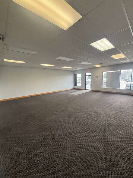 130 Gateway Dr NE, East Grand Forks, MN à louer - Photo intérieure – Image 3 sur 12