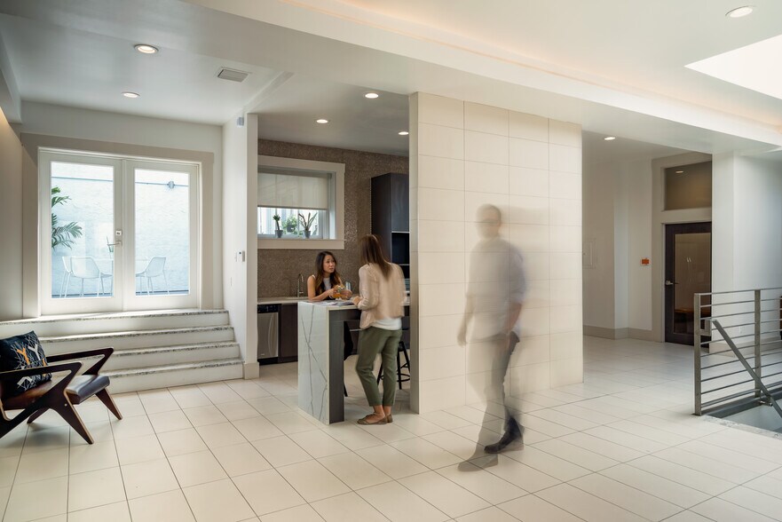 1726 E 7th Ave, Tampa, FL à louer - Photo de l’immeuble – Image 3 sur 21