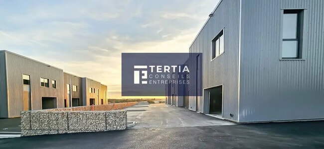 Plus de détails pour Local d'activités à louer