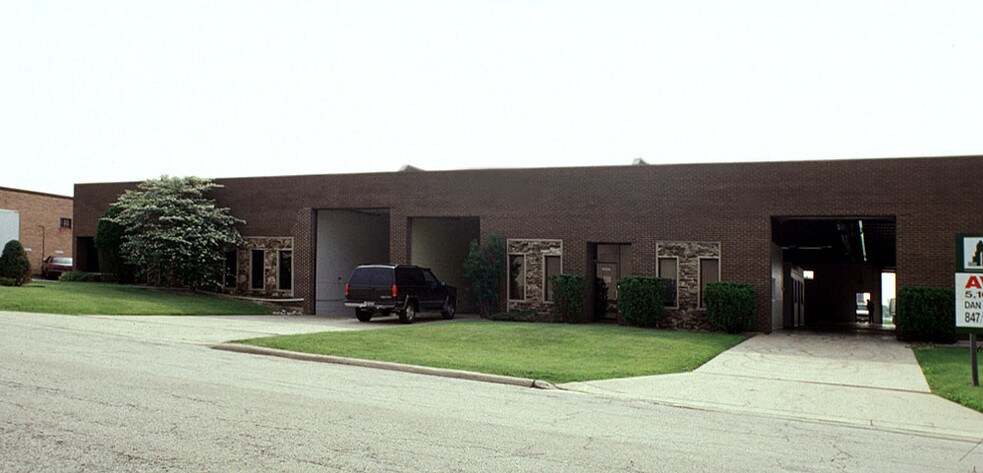 2121-2125 Hammond Dr, Schaumburg, IL à vendre - Photo principale – Image 2 sur 4