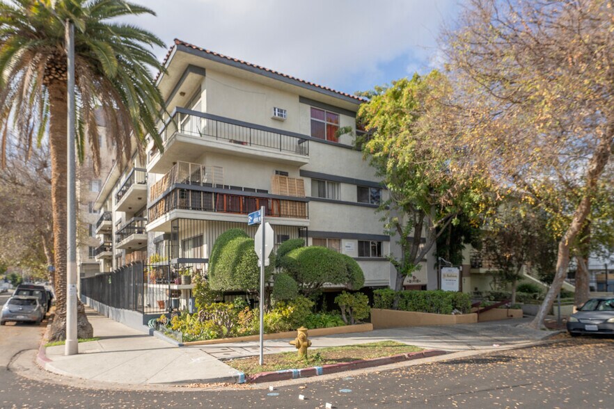 161 S St. Andrews Pl, Los Angeles, CA à vendre - Photo de l’immeuble – Image 2 sur 15