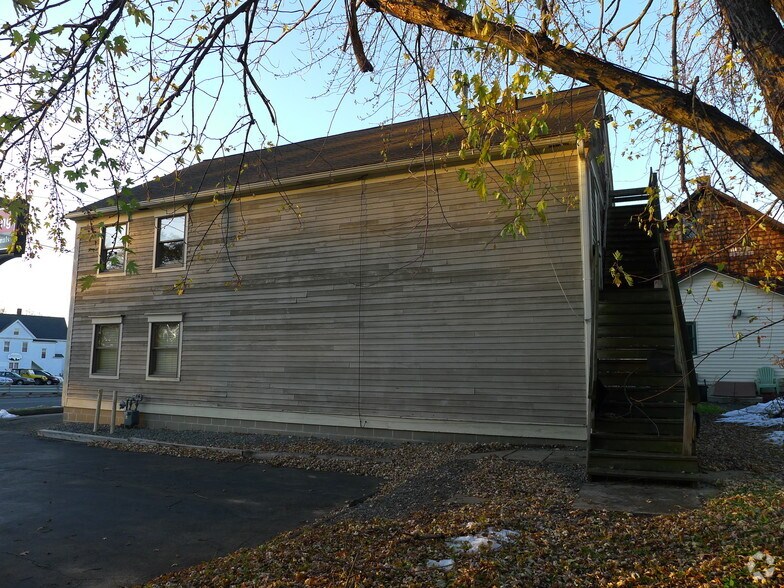1847 Memorial Dr, Chicopee, MA à vendre - Photo de l’immeuble – Image 2 sur 3