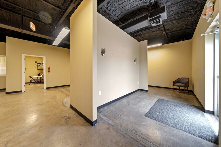 917 S Staples St, Corpus Christi, TX à vendre - Photo de l’immeuble – Image 3 sur 27