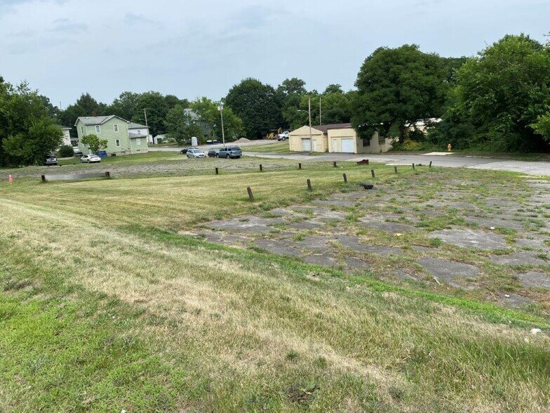 943 Thomas Rd, Sharon, PA à vendre - Photo de l’immeuble – Image 3 sur 6