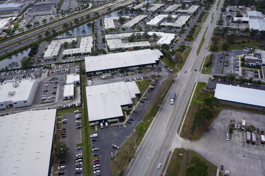 3701-3709 Vineland Rd, Orlando, FL à louer - Photo de l’immeuble – Image 2 sur 14