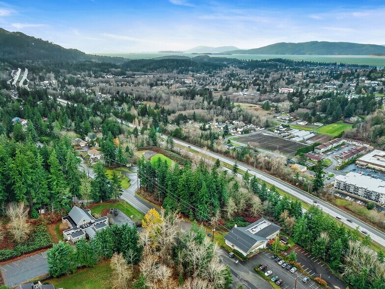 750 Samish Way, Bellingham, WA à vendre - Photo de l’immeuble – Image 3 sur 15