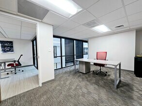 101 S Elm St, Greensboro, NC à louer Photo intérieure– Image 2 sur 5