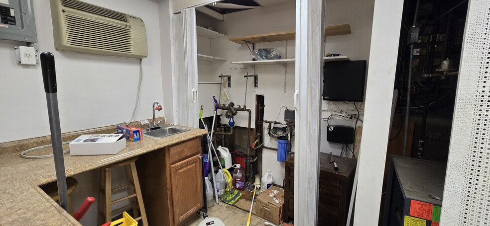 3232 Francis Lewis Blvd, Flushing, NY à louer - Photo de l’immeuble – Image 3 sur 14
