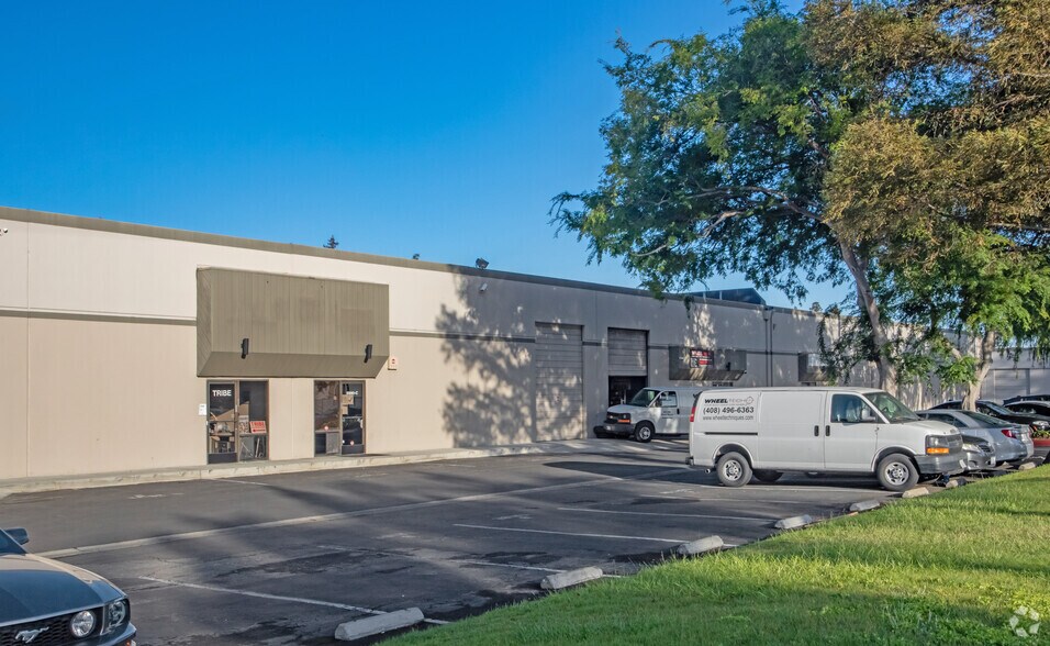 3280 Edward Ave, Santa Clara, CA à louer - Photo de l’immeuble – Image 3 sur 4