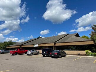 Plus de détails pour 32811-32813 Middlebelt Rd, Farmington Hills, MI - Bureau, Bureau/Médical à louer
