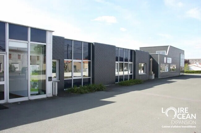 Plus de détails pour Local commercial à vendre