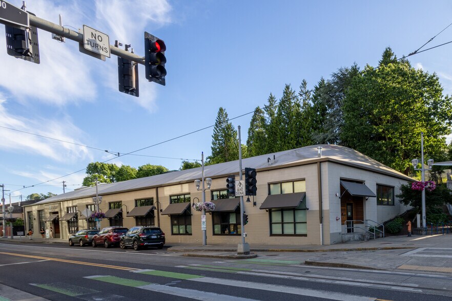 3325 SW Moody Ave, Portland, OR à vendre - Photo de l’immeuble – Image 3 sur 7