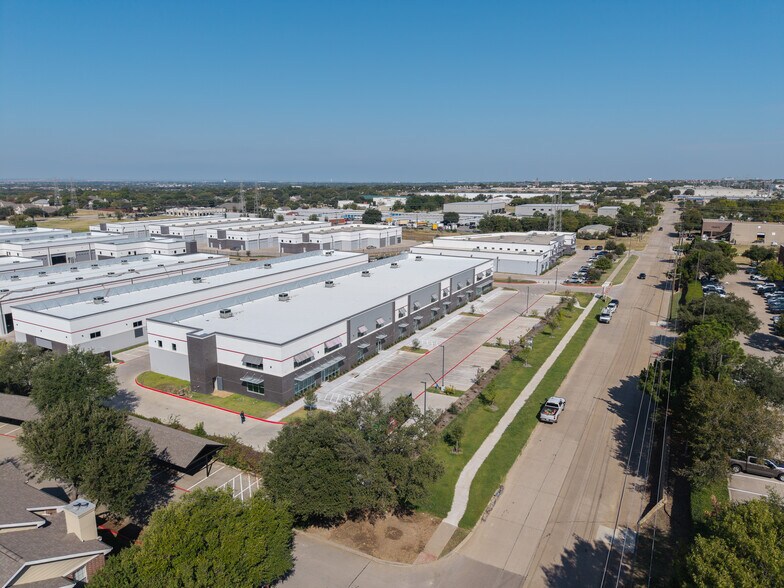 2313 Tarpley rd, Carrollton, TX à vendre - Photo de l’immeuble – Image 3 sur 9