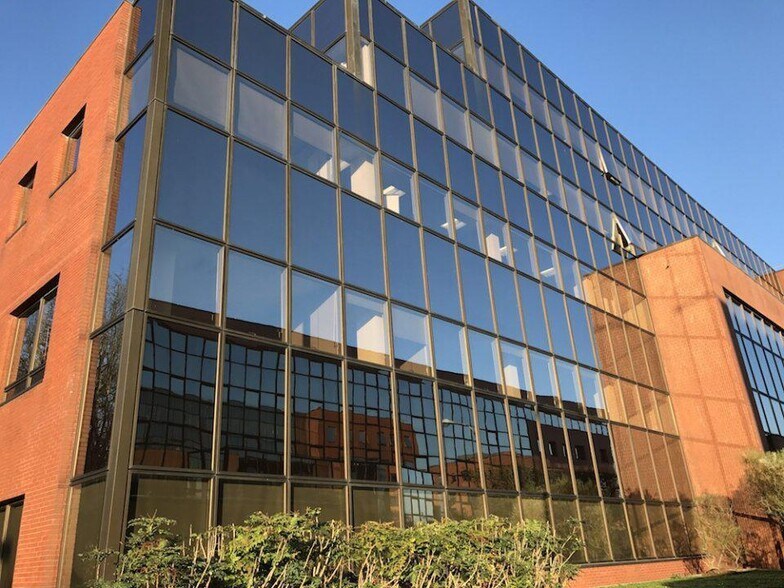 Bureau dans Meudon à louer - Photo de l’immeuble – Image 1 sur 7