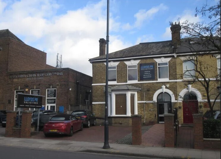 11 Station Rd, Londres à louer - Photo de l’immeuble – Image 1 sur 2