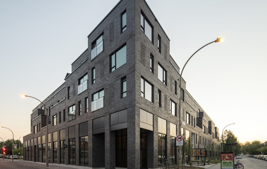 495 Av Beaumont, Montréal, QC à louer - Photo de l’immeuble – Image 3 sur 6