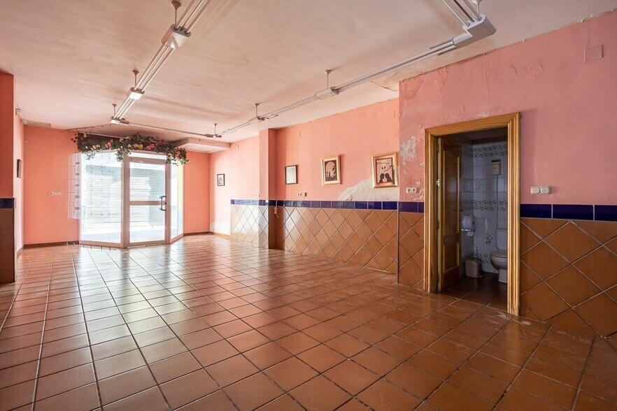 Local commercial dans Ogíjares à vendre - Photo de l’immeuble – Image 2 sur 9
