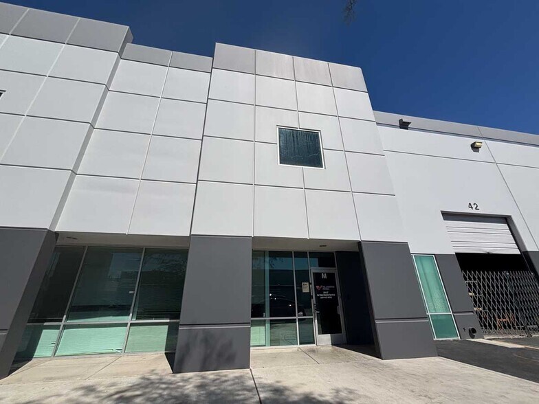 4701 Cameron St, Las Vegas, NV à louer - Photo de l’immeuble – Image 1 sur 10