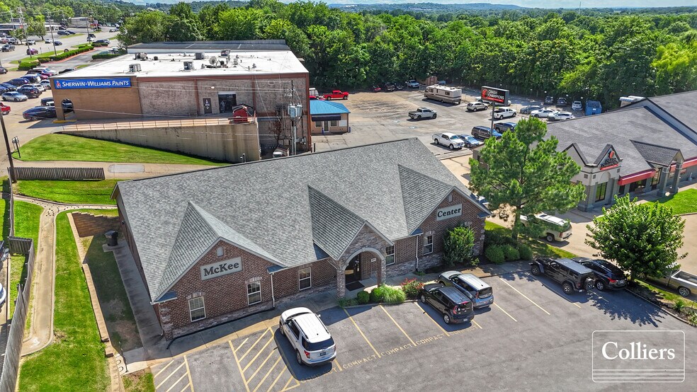 2894 McKee Cir, Fayetteville, AR à vendre - Photo de l’immeuble – Image 2 sur 13
