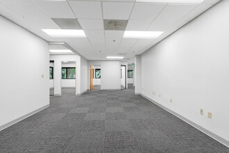 5110 Eisenhower Blvd, Tampa, FL à louer Photo intérieure– Image 2 sur 6