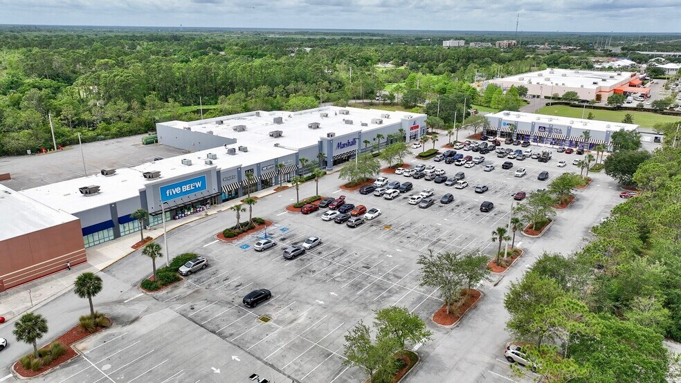 3065 Columbia Blvd, Titusville, FL à louer - Photo de l’immeuble – Image 2 sur 6