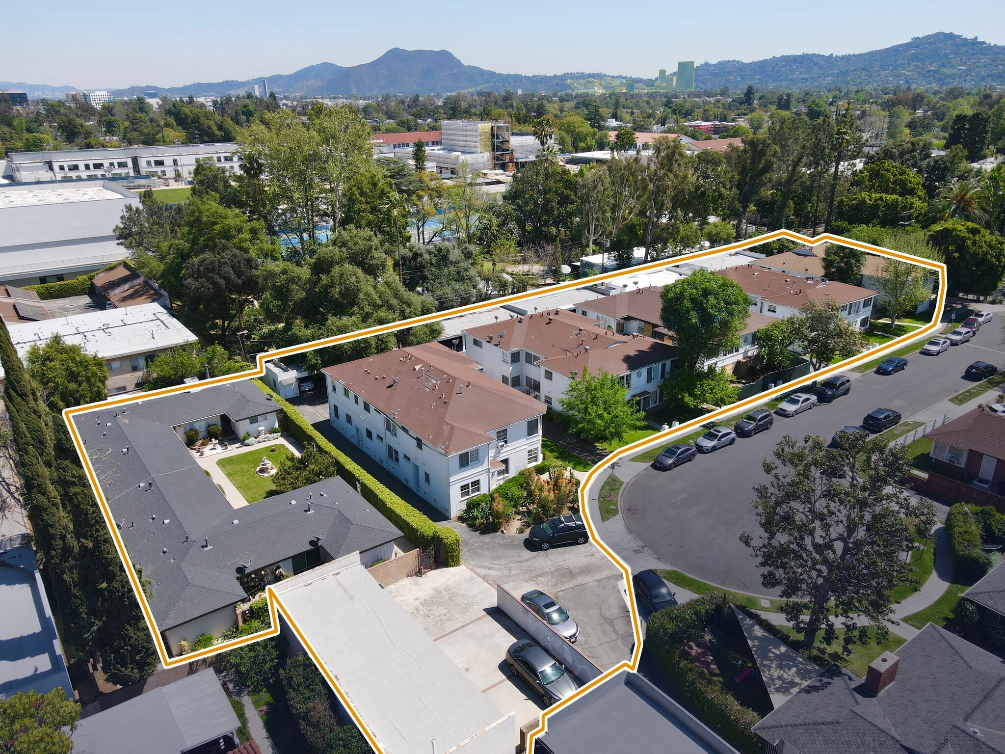 5300-5330 Radford Ave, Valley Village, CA à vendre Photo de l’immeuble– Image 1 sur 19