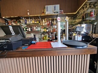 Plus de détails pour Local commercial à louer