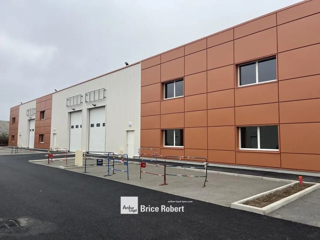Bureau dans Chassieu à louer Photo de l’immeuble– Image 1 sur 6