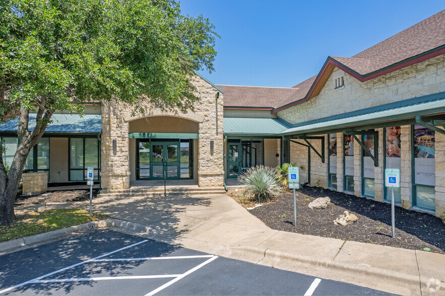 5353 Williams Dr, Georgetown, TX à louer - Photo de l’immeuble – Image 1 sur 14