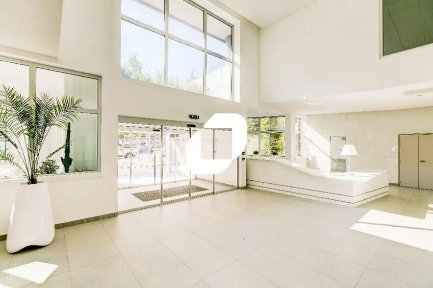 Bureau dans Noisy-le-Grand à louer - Hall d’entrée – Image 2 sur 2