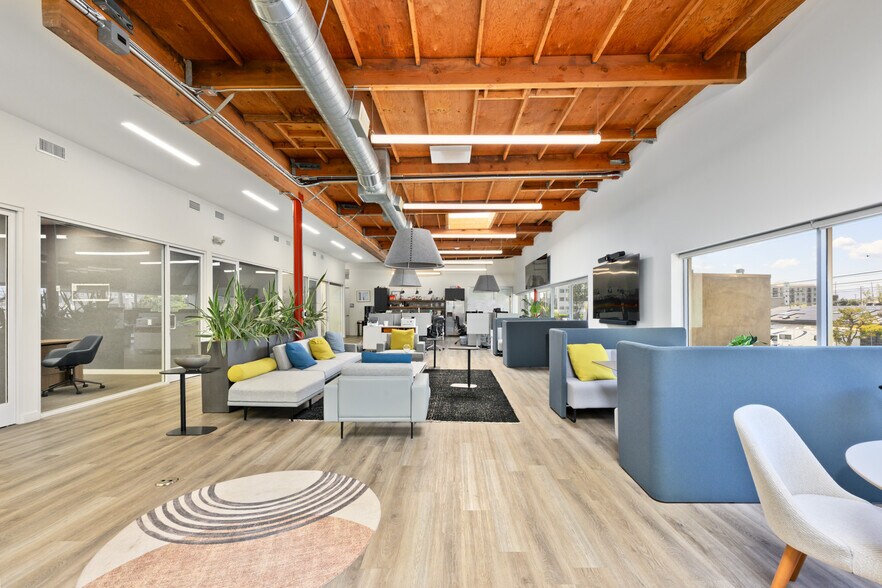 2036-2048 Armacost Ave, Los Angeles, CA à louer - Photo de l’immeuble – Image 3 sur 12