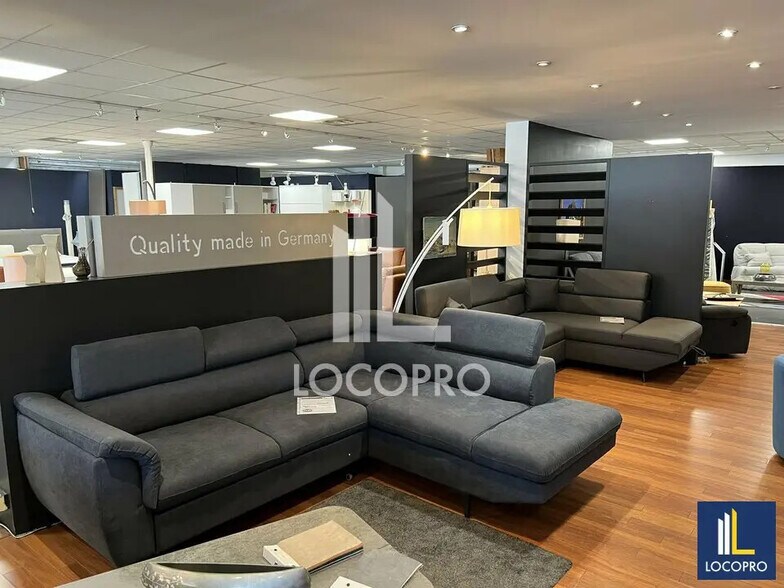 Local commercial dans Vitrolles à louer - Photo de l’immeuble – Image 3 sur 6