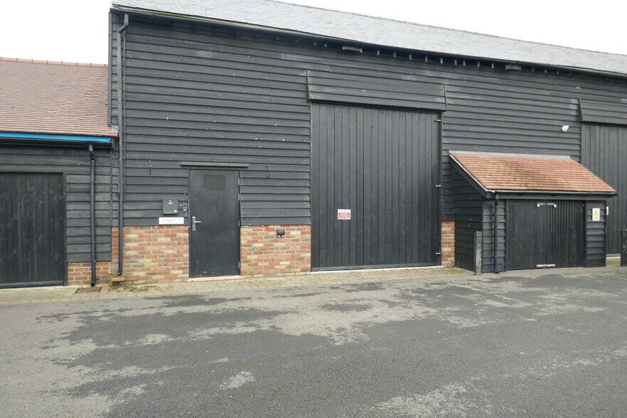 West Rd, Sawbridgeworth à louer - Photo de l’immeuble – Image 1 sur 33
