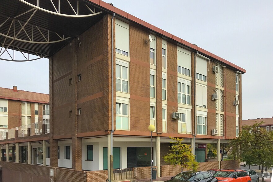 Immeuble residentiel dans Tres Cantos, Madrid à vendre - Photo de l’immeuble – Image 2 sur 2